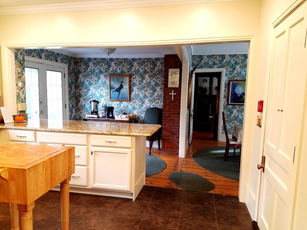 1860 House Inn And Rental Home Essex Esterno foto